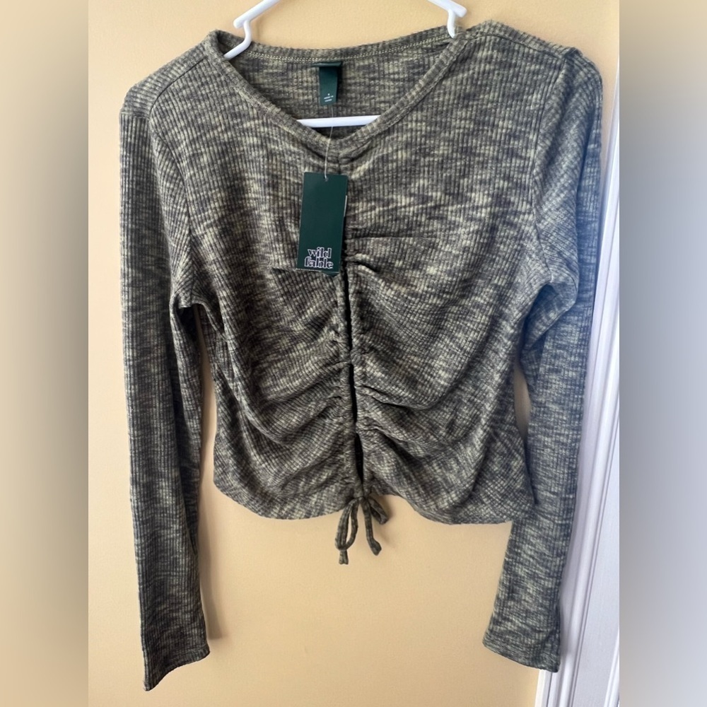 NWT Wild Fable long sleeve Crop Top size Small